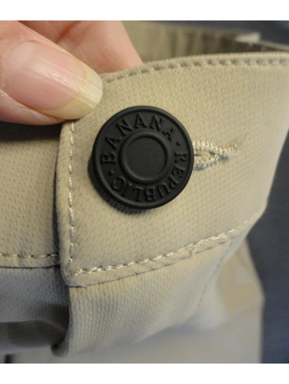 DESIGNER BANANA REPUBLIC KHAKI TAN 100% POLYESTER PANTS MENS 37x28